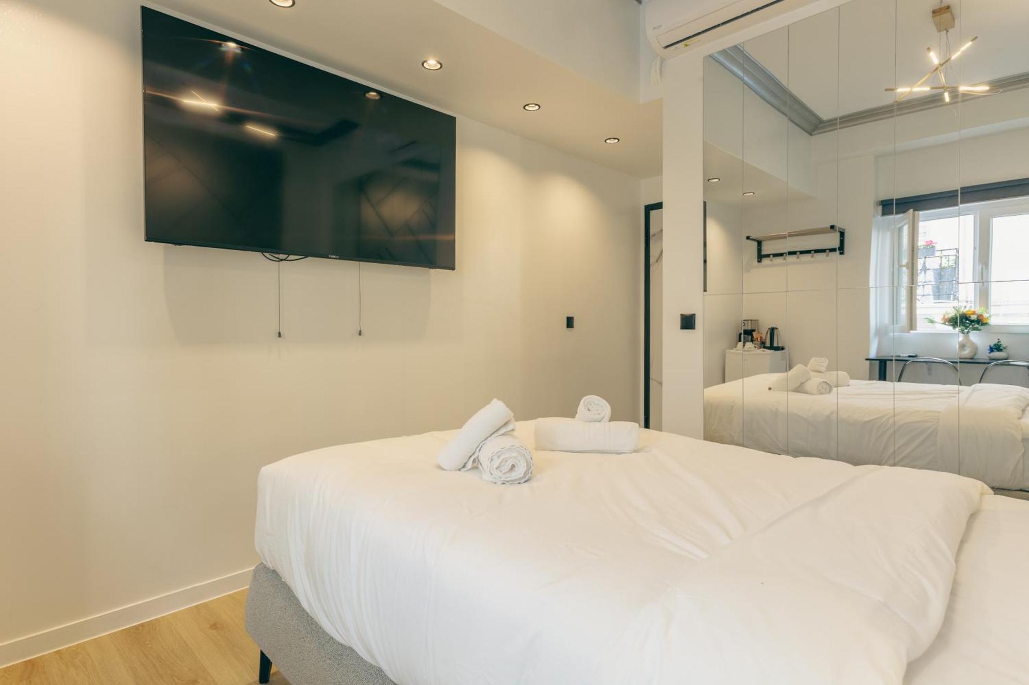 Diamond Tsakalof 17 By Zeussuites * Athens